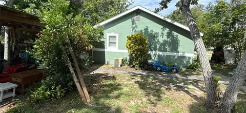 Exterior - 304 Shepard, Dundee, FL 33838 photo 2 of 12