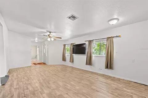 Living - 304 Shepard, Dundee, FL 33838 photo 5 of 7