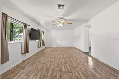 Living - 304 Shepard, Dundee, FL 33838 photo 1 of 7