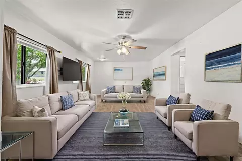 Living - 304 Shepard, Dundee, FL 33838 photo 2 of 7