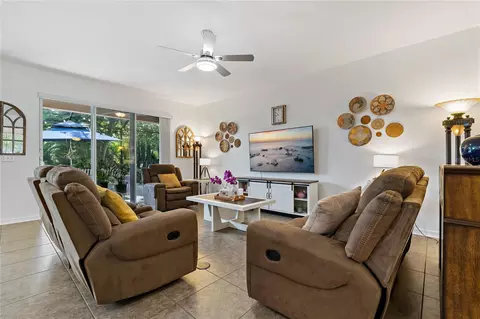 Living - 178 Magneta Loop, Auburndale, FL 33823 photo 2 of 5