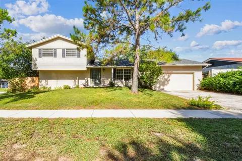 2214 Kingswood Ln, Brandon, FL 33511
