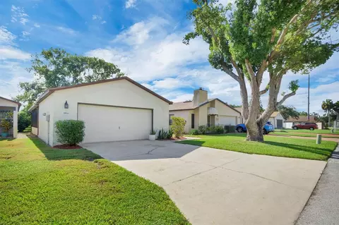 1806 Columbia Dr, Winter Haven, FL 33881