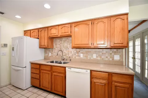 Kitchen - 611 Old Eustis Rd, Mount Dora, FL 32757 photo 1 of 4