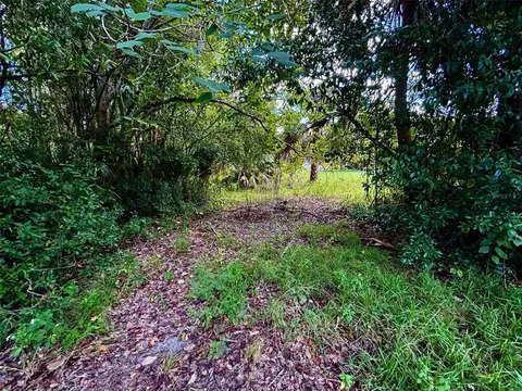 404 Grove St, Melrose, FL 32666