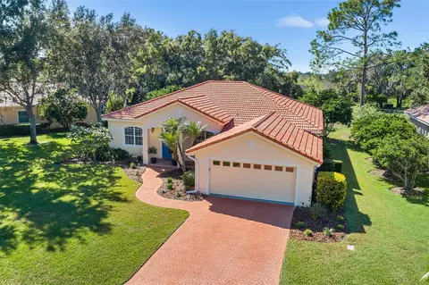 126 Lake Region Cir, Winter Haven, FL 33881