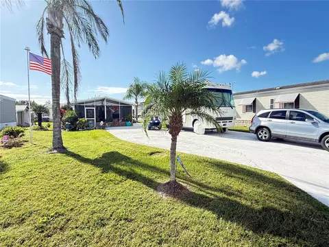 5245 Island View Cir N, Polk City, FL 33868