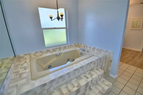 Bath - 820 E Mann Rd, Bartow, FL 33830 photo 6 of 10