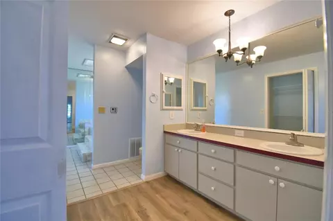 Bath - 820 E Mann Rd, Bartow, FL 33830 photo 5 of 10