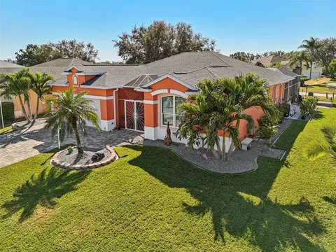 6236 Weymouth Dr, Sarasota, FL 34238