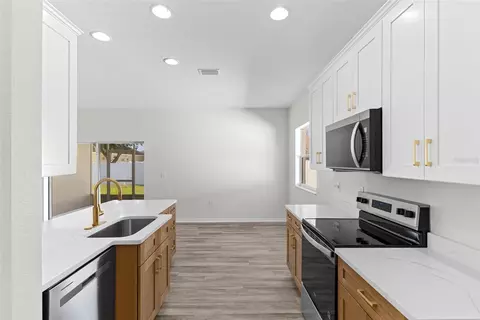 Kitchen - 4747 Mandolin Loop, Winter Haven, FL 33884 photo 3 of 3