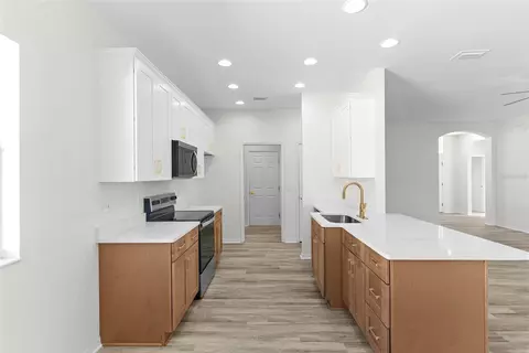 Kitchen - 4747 Mandolin Loop, Winter Haven, FL 33884 photo 2 of 3