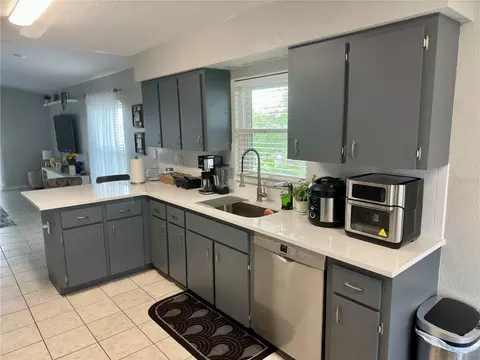 Kitchen - 802 Marcia Loop, Winter Haven, FL 33884 photo 1 of 2