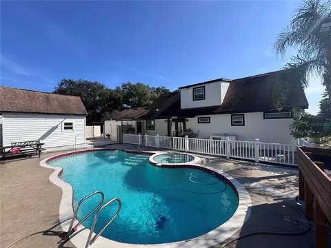 Exterior - 4324 Pine Lake Dr, Saint Cloud, FL 34769 photo 3 of 5