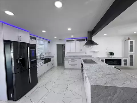 Kitchen - 4324 Pine Lake Dr, Saint Cloud, FL 34769 photo 4 of 6