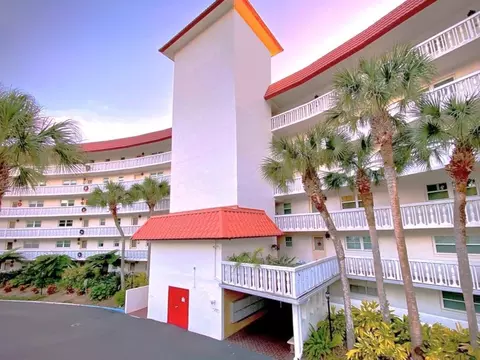 601 N Mcdonald St #206, Mount Dora, FL 32757