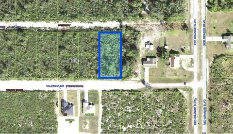 8 Valencia Dr, Indian Lake Estates, FL 33855