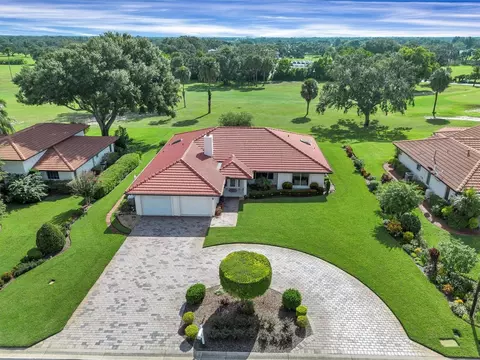 517 Clubhouse Dr, Lake Wales, FL 33898