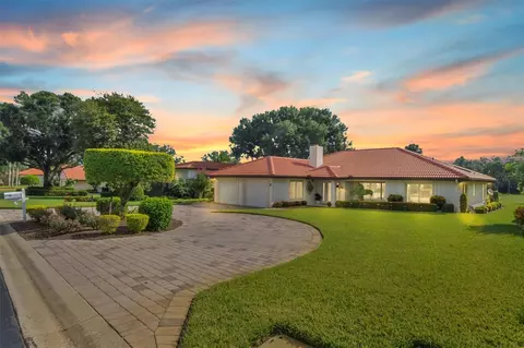 517 Clubhouse Dr, Lake Wales, FL 33898
