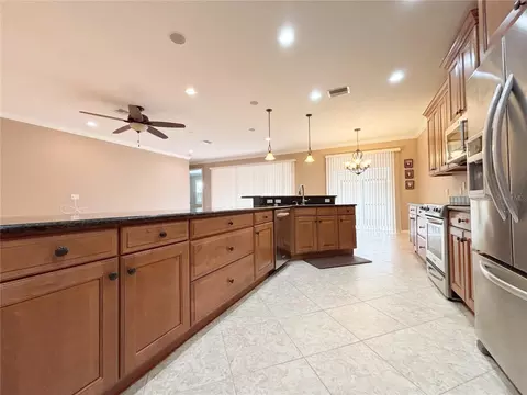 Kitchen - 4577 Back Nine Dr, Winter Haven, FL 33884 photo 3 of 4