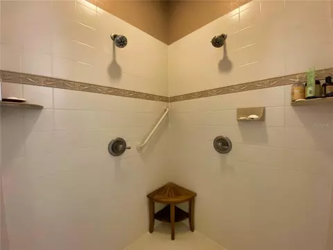 Bath - 4577 Back Nine Dr, Winter Haven, FL 33884 photo 2 of 2