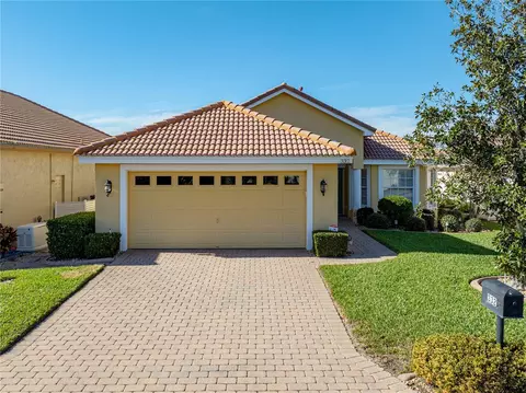 332 Niblick Cir, Winter Haven, FL 33881