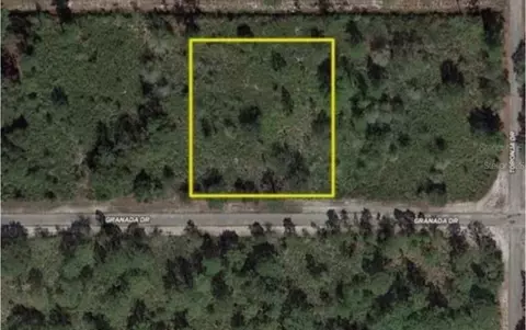 906 Granada Dr, Indian Lake Estates, FL 33855