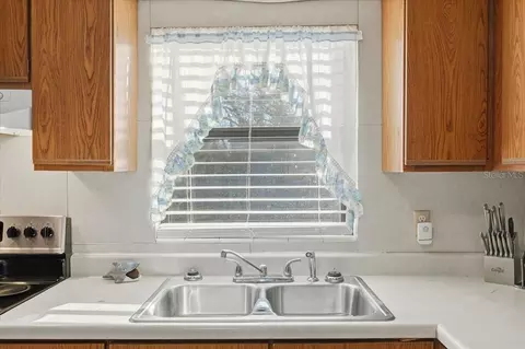 Kitchen - 111 Sunset Dr E, Winter Haven, FL 33881 photo 3 of 4