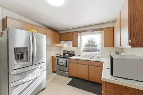 Kitchen - 111 Sunset Dr E, Winter Haven, FL 33881 photo 4 of 4