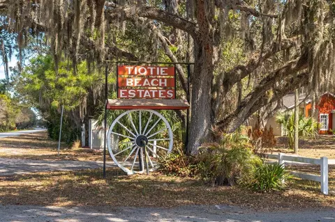 0 W Beach Pkwy, Lake Wales, FL 33898