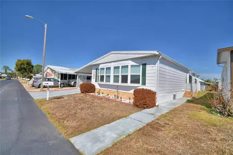 4239 Cedarwood St, Winter Haven, FL 33880