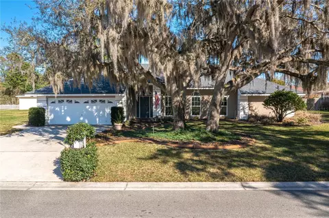 4504 Riviera Dr, Winter Haven, FL 33884