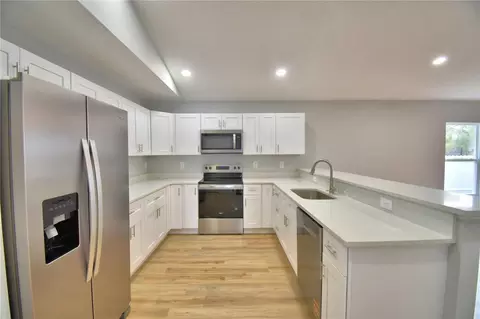 Kitchen - 1040 E Stanford St, Bartow, FL 33830 photo 1 of 3