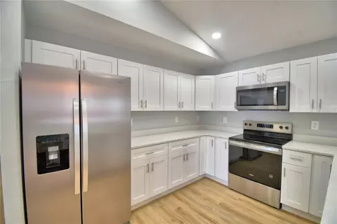 Kitchen - 1040 E Stanford St, Bartow, FL 33830 photo 2 of 3