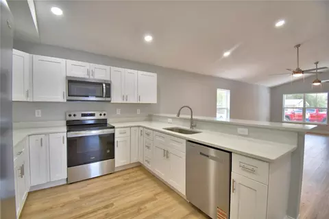 Kitchen - 1040 E Stanford St, Bartow, FL 33830 photo 3 of 3