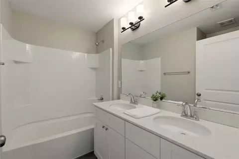 Bath - 6809 Dickinson Dr, Sebring, FL 33872 photo 4 of 5