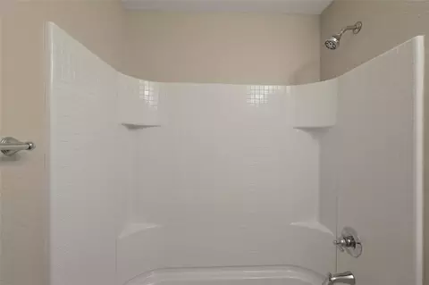 Bath - 6809 Dickinson Dr, Sebring, FL 33872 photo 5 of 5