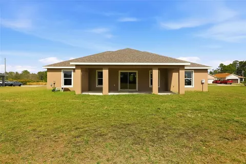 Exterior - 6809 Dickinson Dr, Sebring, FL 33872 photo 5 of 9