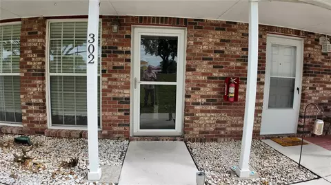 5850 Cypress Gardens Blvd #302, Winter Haven, FL 33884