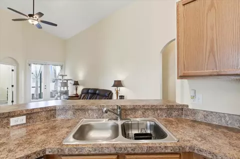 Kitchen - 1789 Kingsmill Dr, Bartow, FL 33830 photo 3 of 4