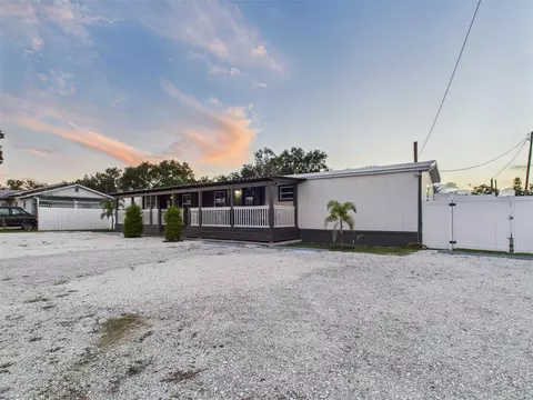 221 1st St, Davenport, FL 33837