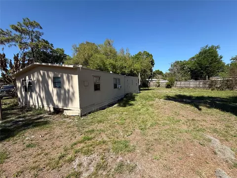 6234 Pinewood Village Cir E, Lakeland, FL 33811