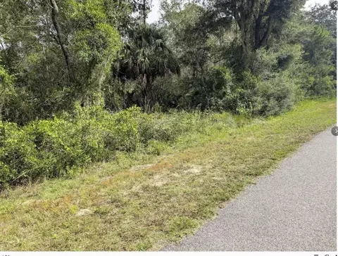 914 Poinciana Dr, Indian Lake Estates, FL 33855