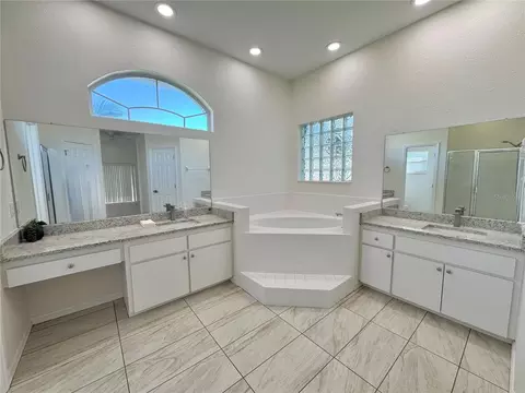 Bath - 131 Ruby Lake Dr, Winter Haven, FL 33884 photo 2 of 5