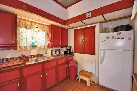 Kitchen - 760 Mcclellan Rd, Frostproof, FL 33843 photo 2 of 4