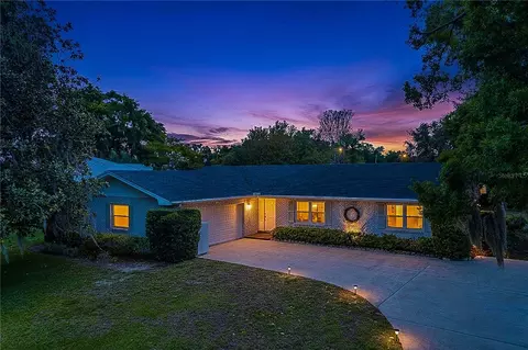 281 Paradise Island Dr, Haines City, FL 33844