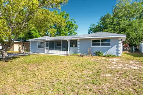 831 Hillside Ave, Lake Wales, FL 33853
