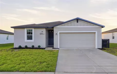 1256 Oak Valley Dr, Auburndale, FL 33823