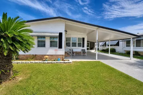 4253 Cedarwood St, Winter Haven, FL 33880