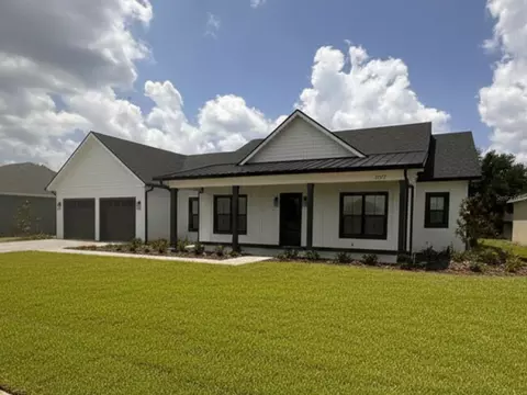1787 Lakehill Dr, Winter Haven, FL 33884